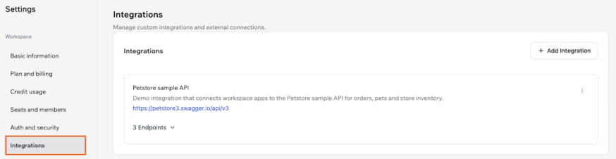 Afbeelding: Workspace-instellingen van Base44 met het tabblad Integrations en een custom API-integratie