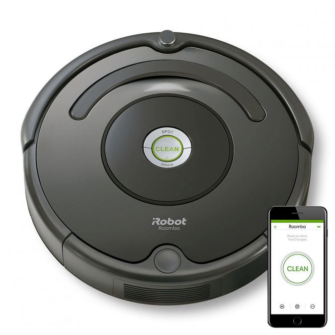 Hubs en gateways die nodig zijn om te kunnen communiceren met IoT-devices, zoals deze stofzuiger. Door de toename van dit soort apparaten raken de IPv4-adressen sneller op en hebben we IPv6 nodig R676040