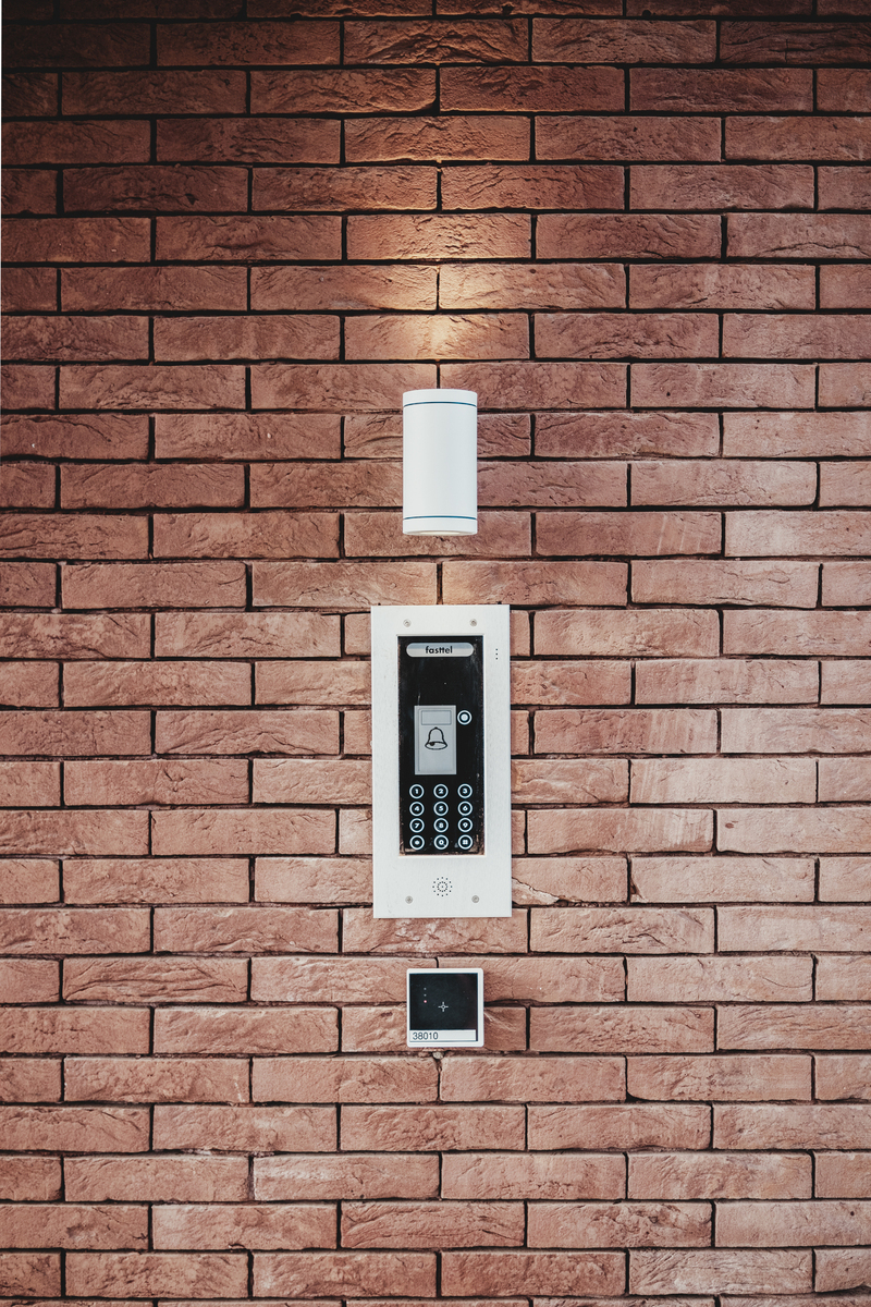“Smart home is inmiddels de hype fase voorbij. De hooggespannen verwachtingen nemen af en het realisme treedt in - Tom Meijeraan, medeoprichter Olisto Foto slimme deurbel