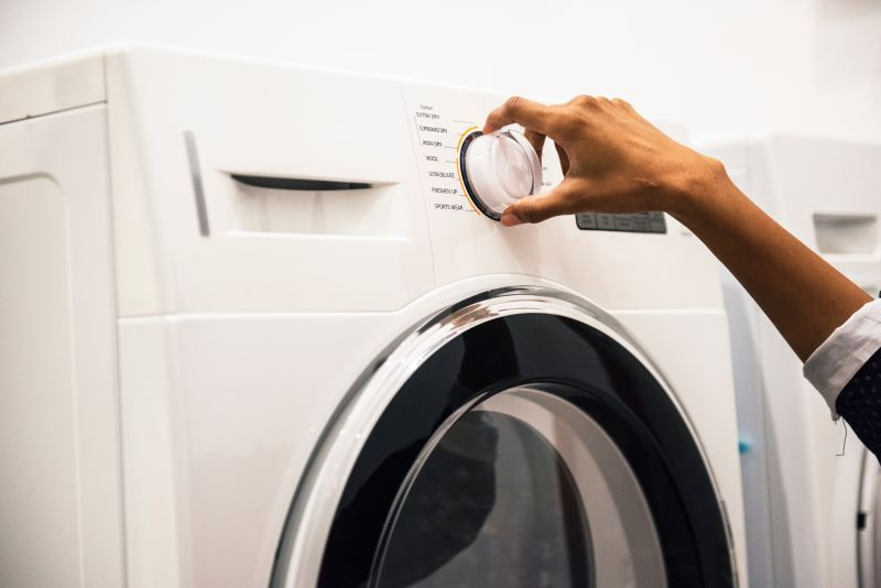 De Internet of Things voorziet bij definitie steeds meer apparaten van een IP-adres, waarmee ze interessant worden voor hackers. Wasmachine (willekeurige, niet eentje die is aangesloten op Internet of Things)