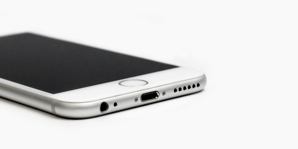 ‘Apple lanceert nieuwe 6,1 inch iPhone met dual-sim’ 