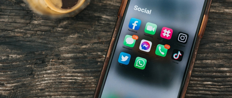 Bijna 1 op de 3 Nederlanders geeft toe dat een social post een negatieve invloed heeft gehad op hun carrière