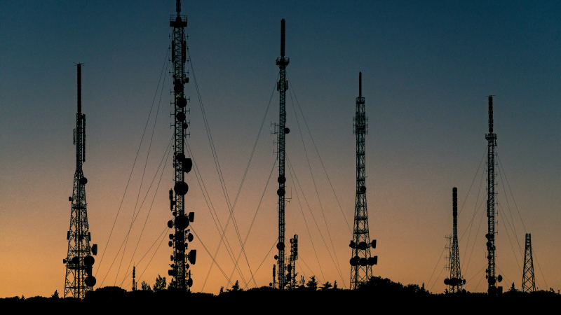 5G-protesteerders piesen naast het potje: masten van veiligheidsdiensten verwoest 