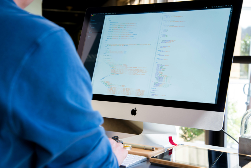 Onderzoek: Meerderheid Nederlandse IT-leiders en -professionals voelt noodzaak software-ontwikkeling en versnelde digitalisering