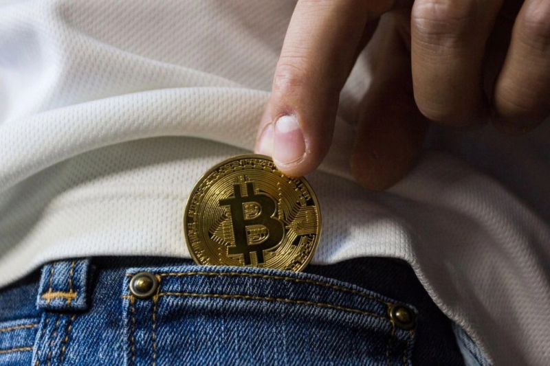 Investeren in aandelen of in crypto’s?