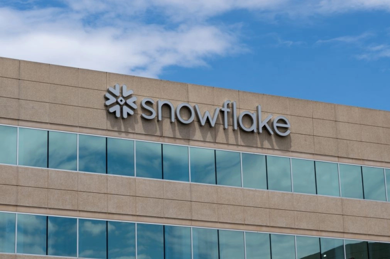 Snowflake kondigt onder meer Snowflake Cortex aan waarmee alle gebruikers toegang krijgen tot Large Language Models (LLM’s) en AI-modellen 