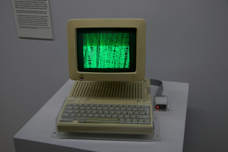 De allereerste PC: Een revolutie in de technologie
