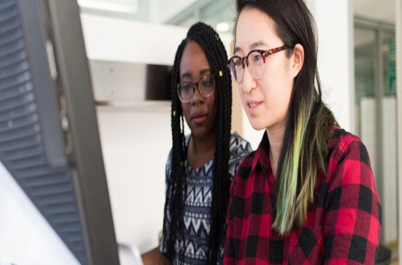 ABB en Red Hat werken samen aan digitale oplossingen voor industriële edge en hybride cloud