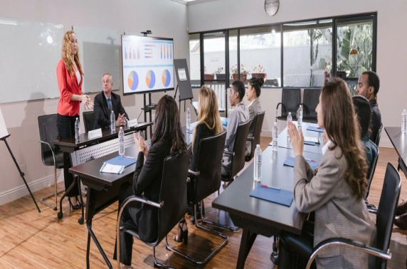 Inschrijving eAwards geopend: NTT DATA zoekt meest impactvolle en innovatieve techproject van Nederland