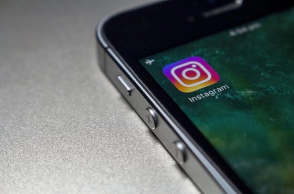 Instagram: 'Ongepaste foto's en video's voortaan sneller verborgen'