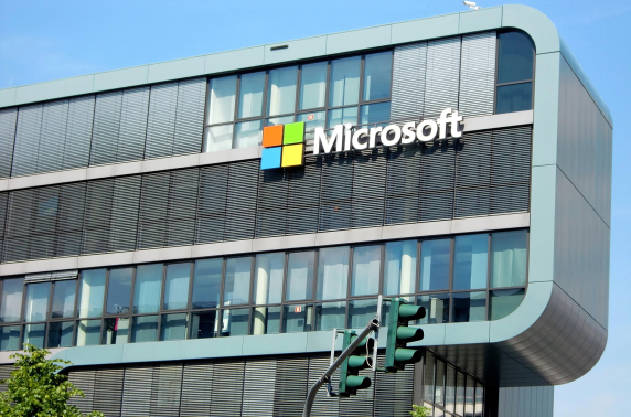 Microsoft hint naar Surface-aankondiging op 23 mei