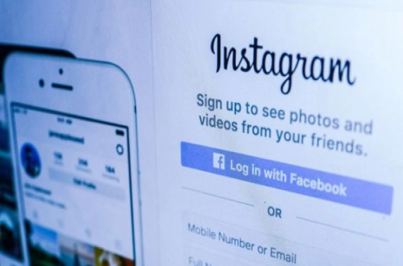 Waarom we Facebook toch blijven gebruiken