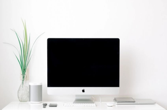 Apple graaft eigen graf met peperdure Mac Pro stand
