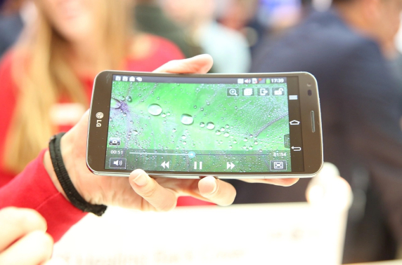 ‘LG maakt vouwbare schermen voor Apple, Google en Microsoft’