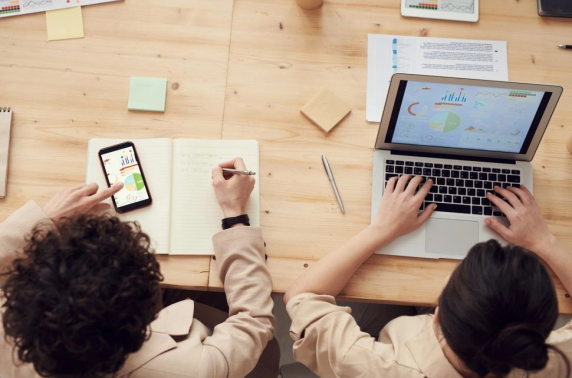 De kansen en uitdagingen voor online marketing van MKB+ bedrijven