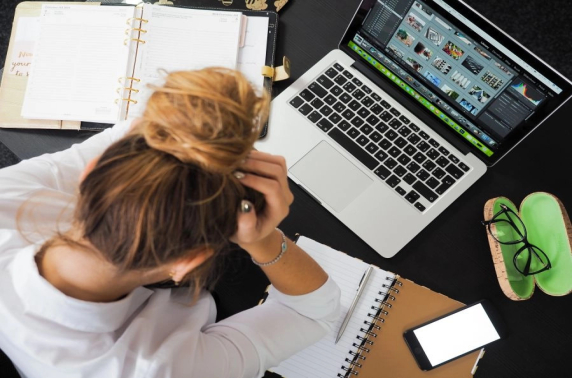 Kaspersky Lab: helft Nederlanders heeft last van 'cyberstress'  