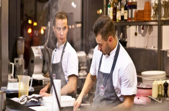 In de virtuele omgeving van restaurant Vito een tafel reserveren 