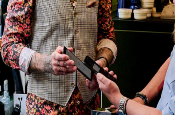 Voor ondernemers: smartphone als mobiele pinautomaat