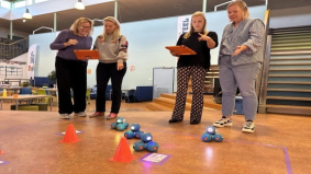 RobotWise voegt workshops toe voor PO- en VO-docenten, gericht op ervaringsgericht onderwijs met robots